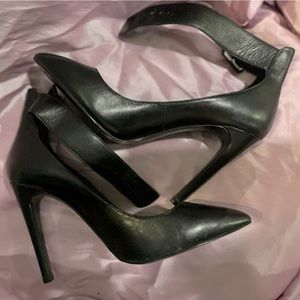 Aldo ankle strap black heels 8.5